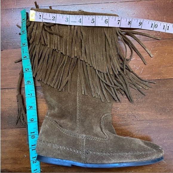 Minnetonka 2 Layer Angle Fringe Suede Boots - Picture 13 of 15